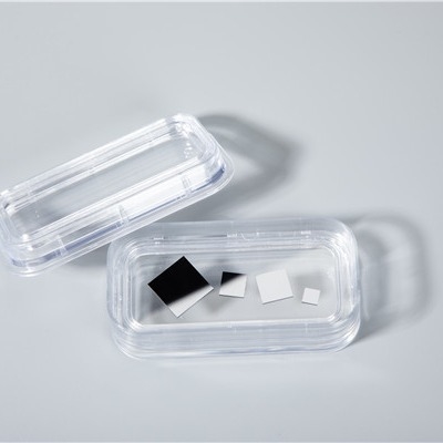Satu Sisi Dipoles Square SrTiO3 Crystal Wafer 10mm Untuk Semikonduktor