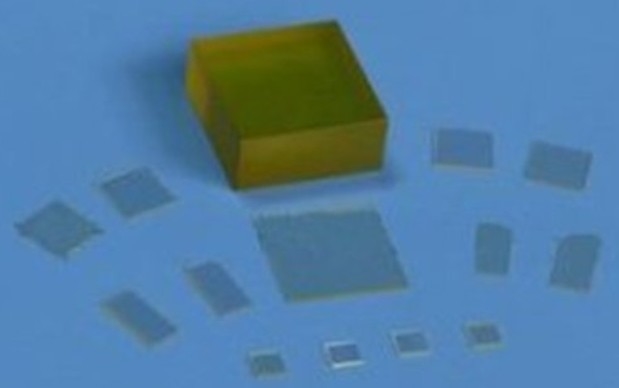 ZnO Crystal Substrate Toleransi Dimensi ketat Permukaan Ultra-Lemes Untuk Kinerja Optimal